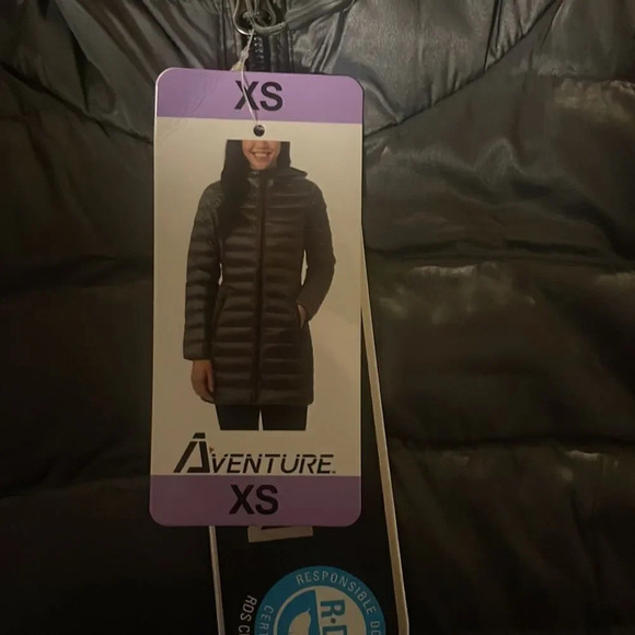 Adventure Women's Ultra Light Down Jacket - Picture 8 of 10